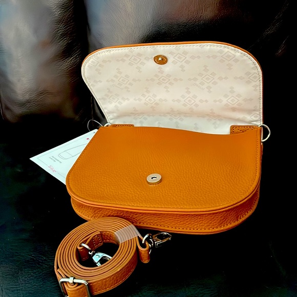 NWT Thirty-One Convertible Belt Bag, caramel color - Picture 5 of 5